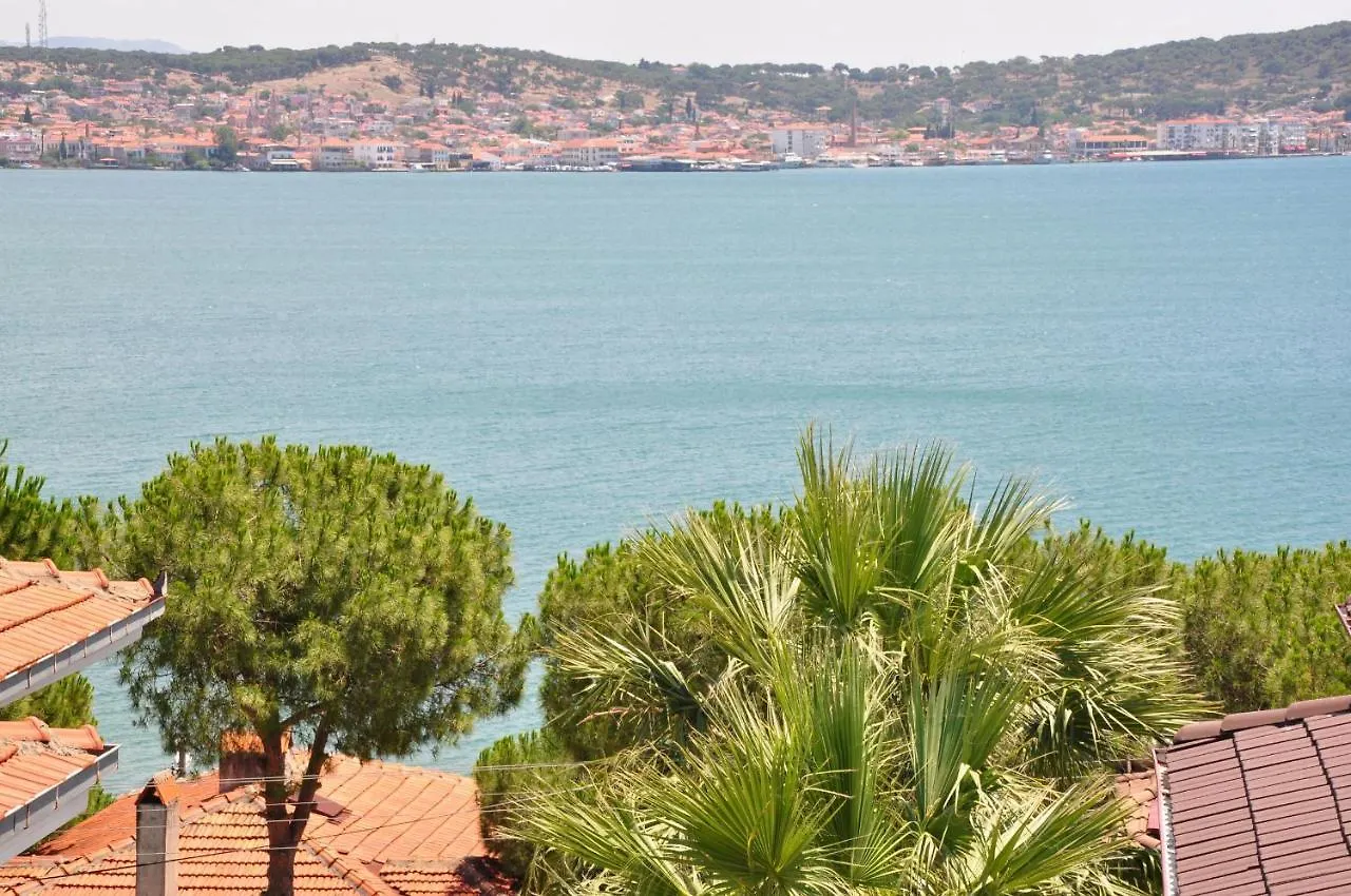 Masmavi Otel Cunda 3*,